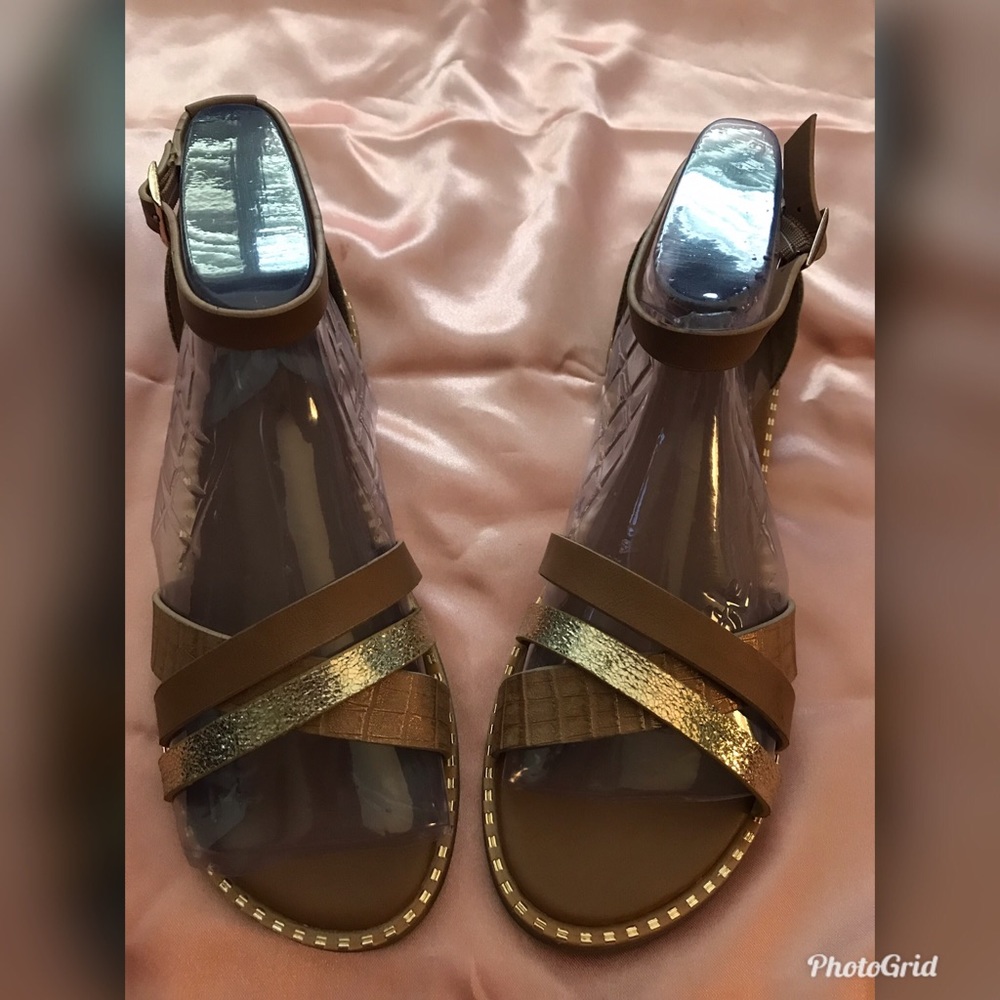 Bamboo sandals/never been worn